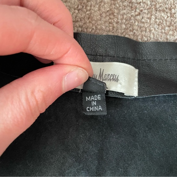 Neiman Marcus Leather Paneled Sleeveless Mini Dress with Pockets - Picture 4 of 11